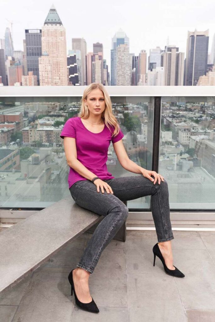 WOMEN’S FEATHERWEIGHT SCOOP TEE - Slika 5