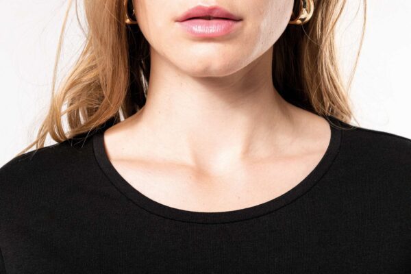 LADIES LONG-SLEEVED CREW NECK T-SHIRT