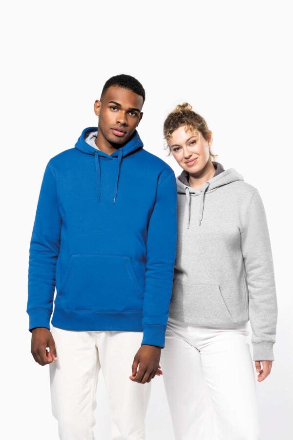 HOODED SWEATSHIRT