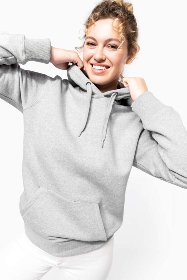 HOODED SWEATSHIRT
