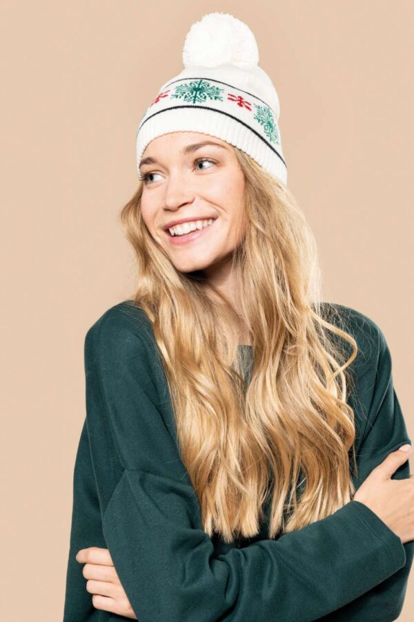 BEANIE WITH CHRISTMAS PATTERNS
